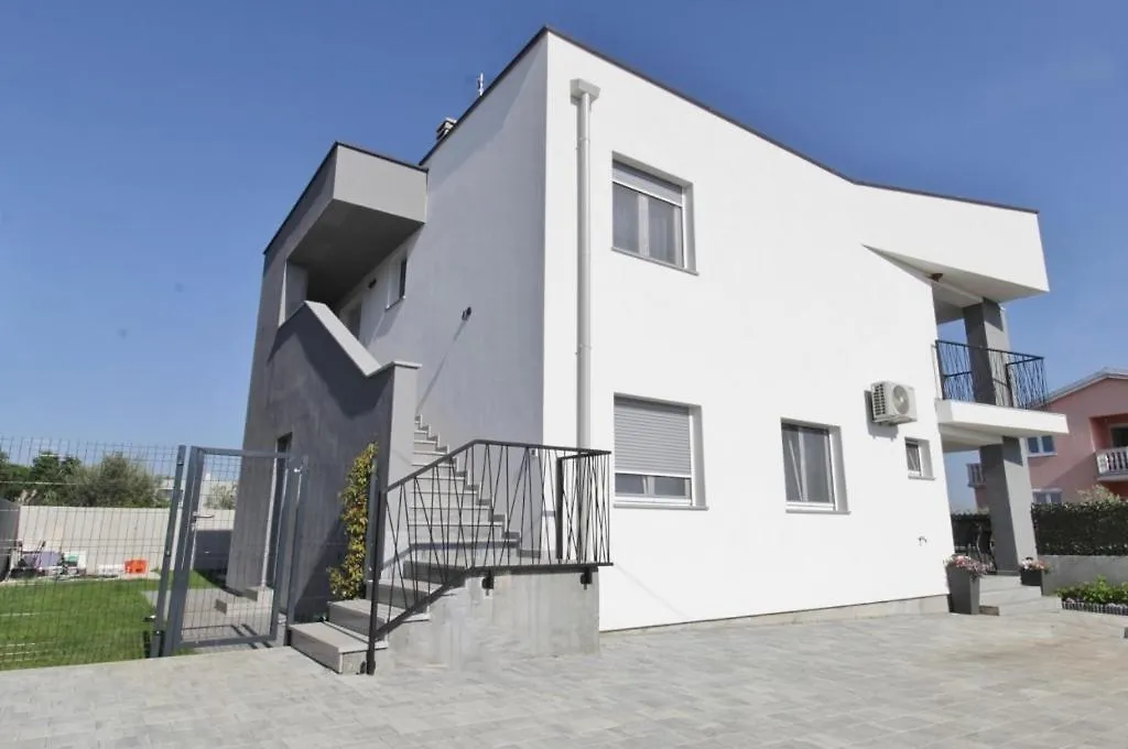 Apartments La Mar Zambratija