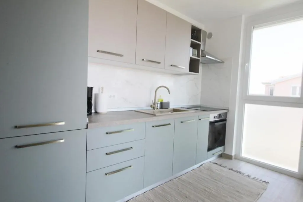 Guest house Apartments La Mar Zambratija