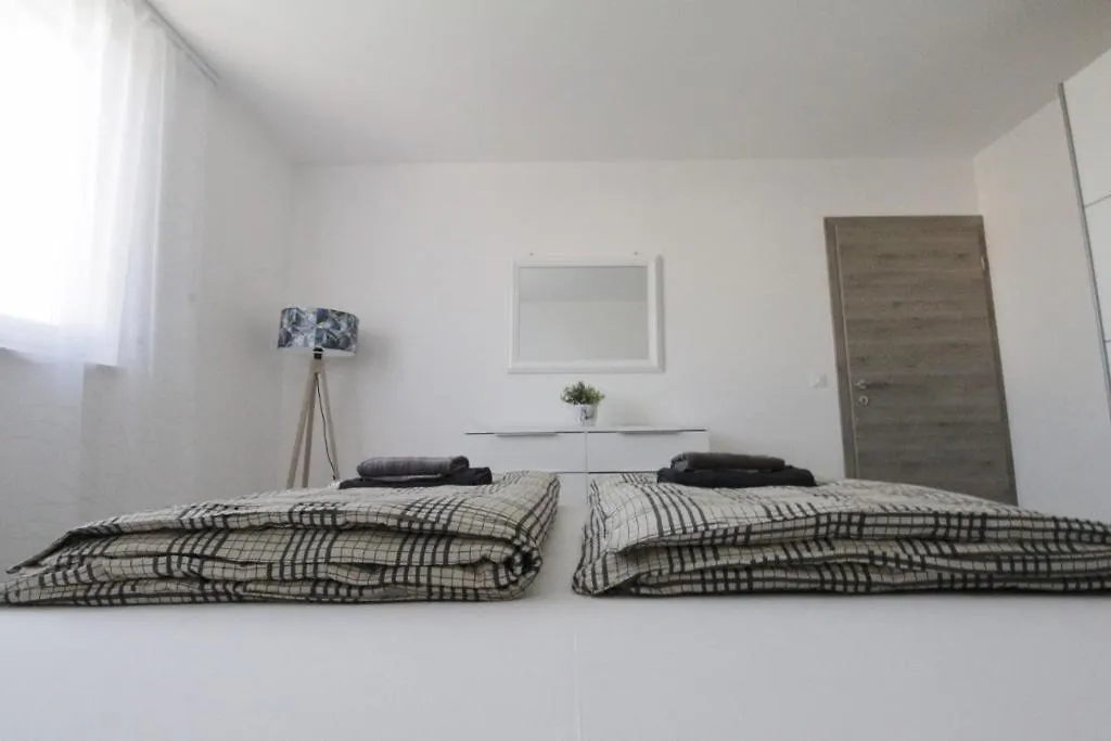 Apartments La Mar Zambratija Guest house