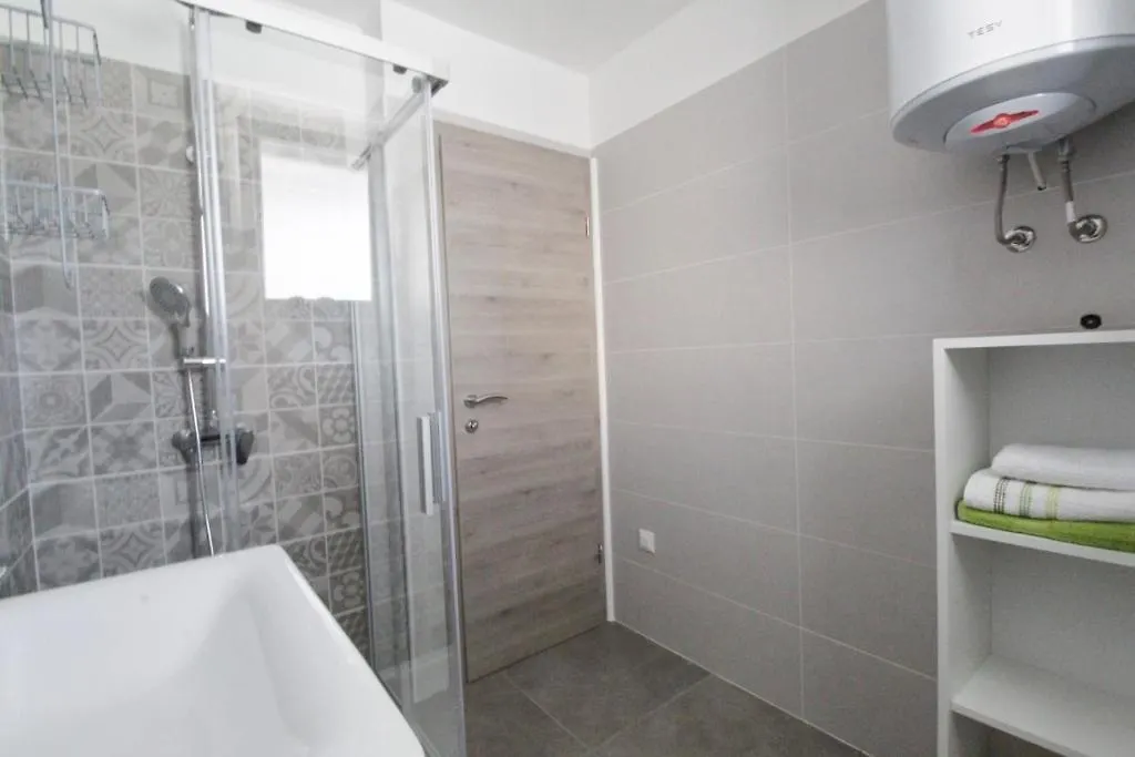 Guest house Apartments La Mar Zambratija Croatia
