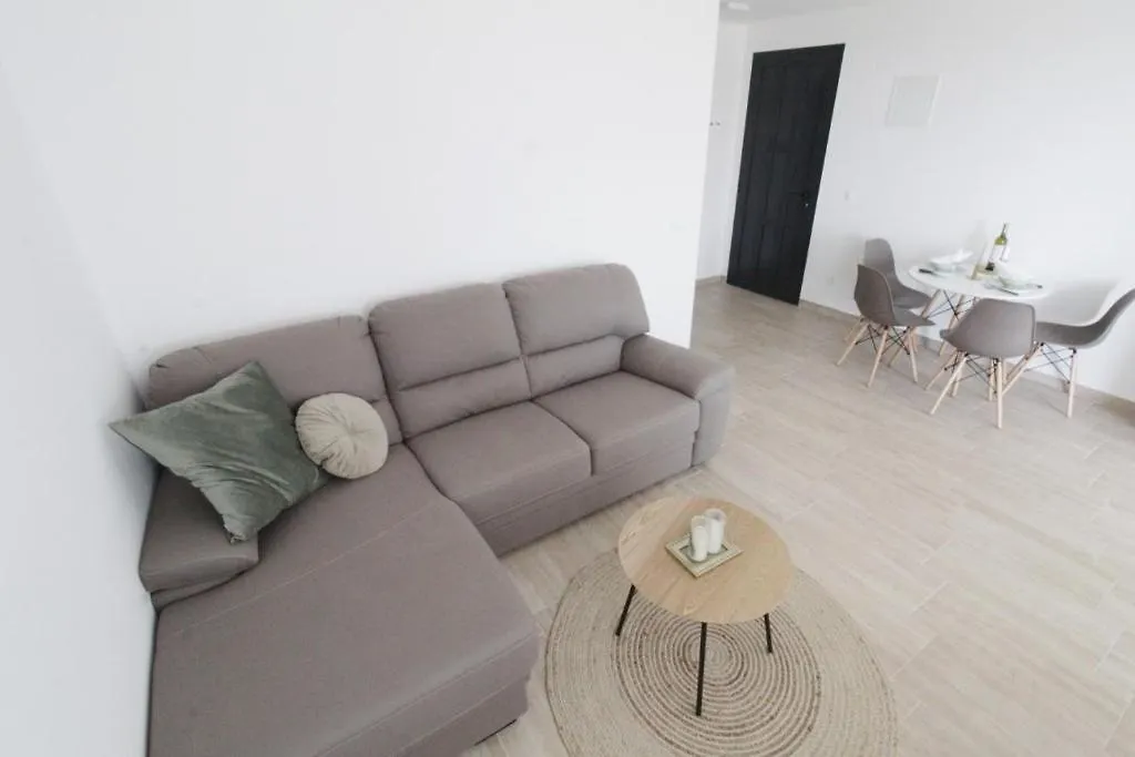 Guest house Apartments La Mar Zambratija